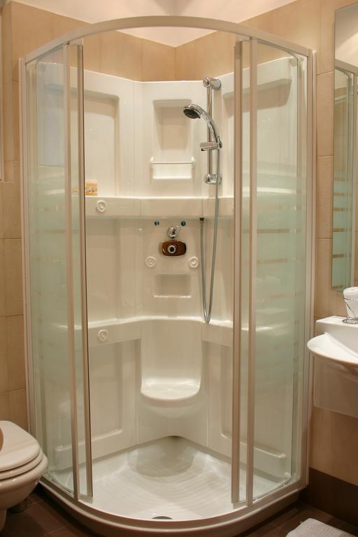 Deves Hotel نافبليو الغرفة الصورة