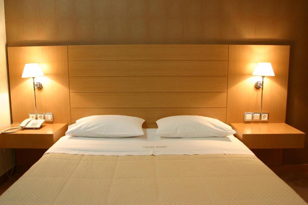 Deves Hotel نافبليو الغرفة الصورة