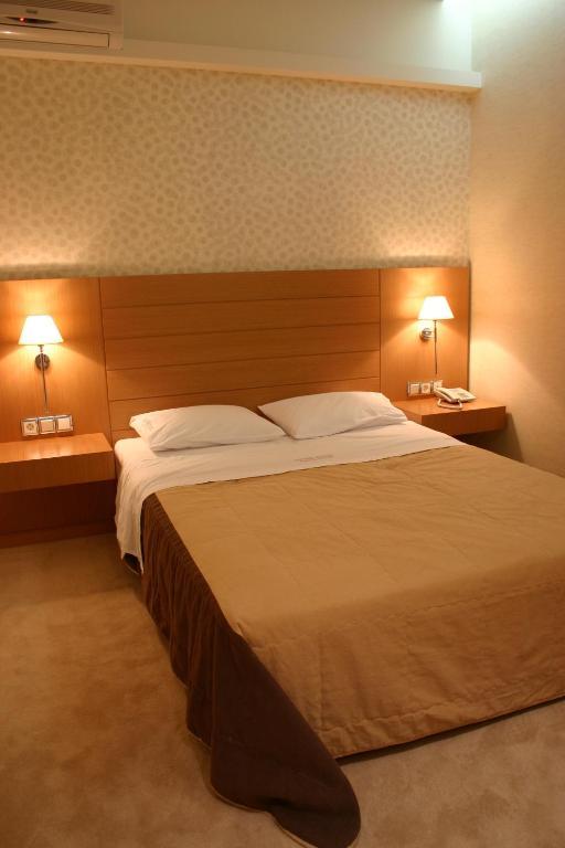 Deves Hotel نافبليو الغرفة الصورة